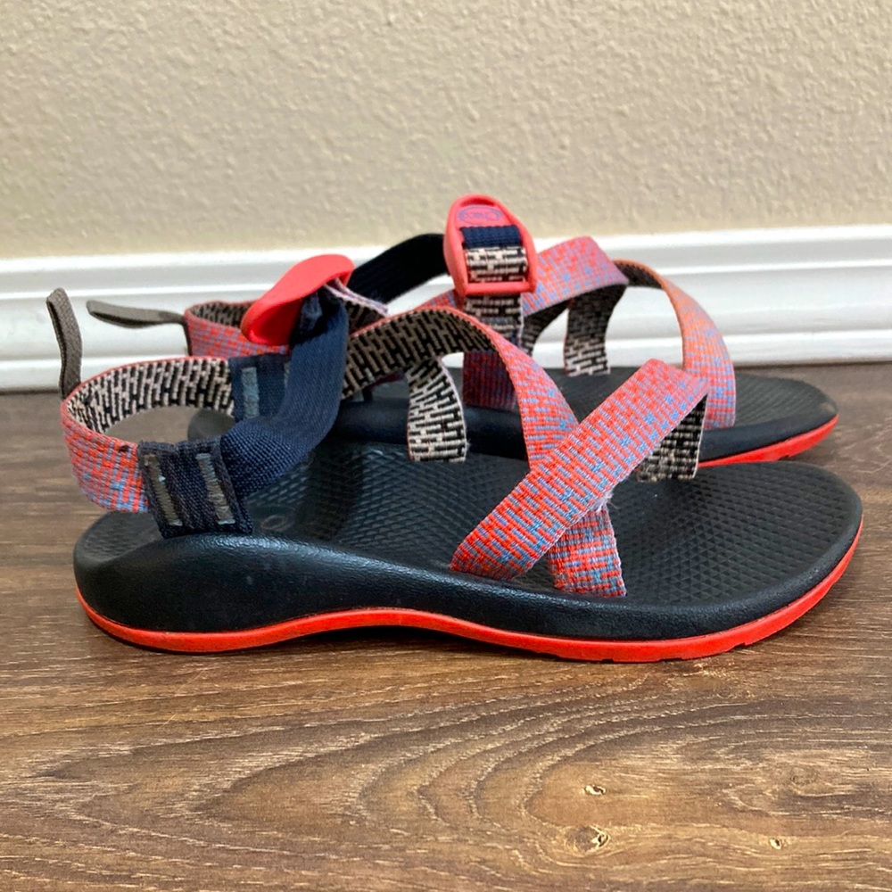 Chaco Penny Coral EUC navy orange supportive sandal Women's 6.5 / 7